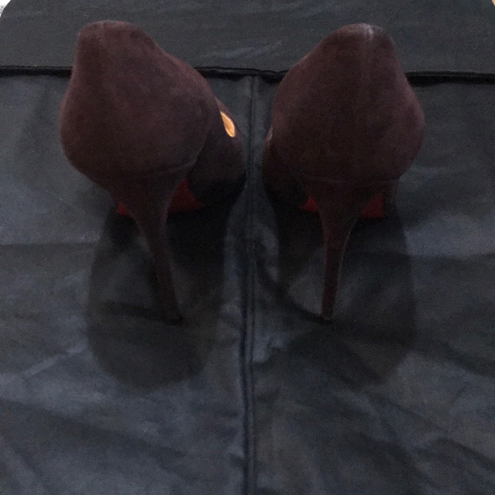 ❌SOLD❌ Christian Louboutin - Picture 6 of 8